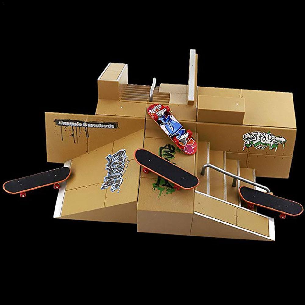 5x Mini Finger Skateboard Board Truck Boy Kids Party Toy Graffiti - Homeware Discounts